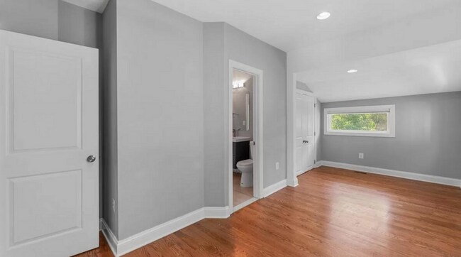 Building Photo - 2604 17th St NE