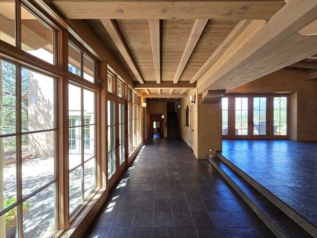 Building Photo - 3876 Old Santa Fe Trail