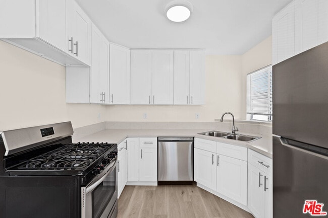 Building Photo - 11825 Iowa Ave