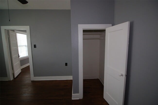 Building Photo - 418 3rd St