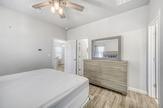 Building Photo - 8303 Cottage Rose Dr