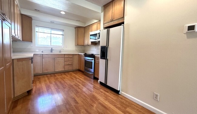 Building Photo - Mission Valley 3 BR 2 BA Condo w/ Parking ...