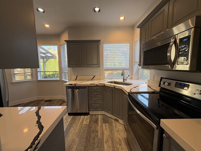 Building Photo - 12982 SW Kameron Way