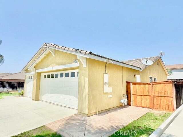 Building Photo - 26204 Percheron Cir