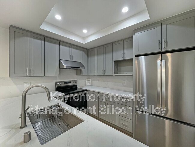 Building Photo - 5835 Halleck Dr