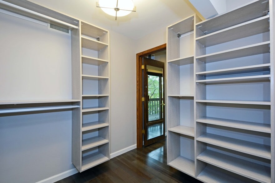 Primary Walk-in Closet - 5536 Village Dr