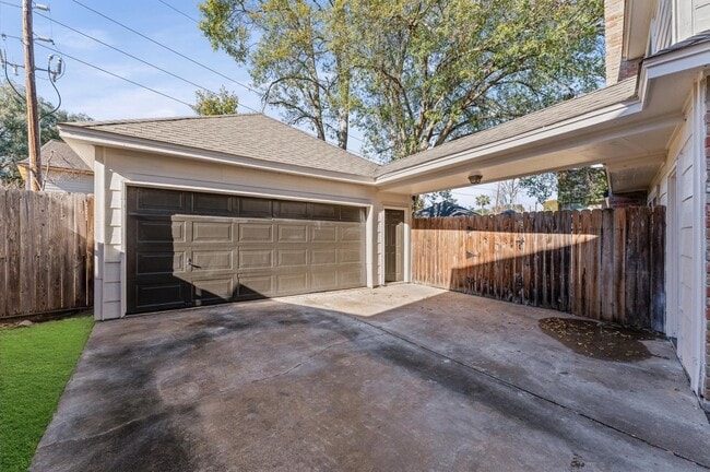 Building Photo - 20618 Prince Creek Dr