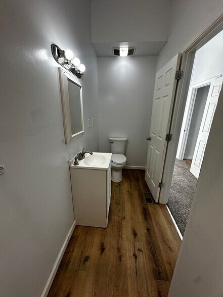 Building Photo - 432 S Highland Ave