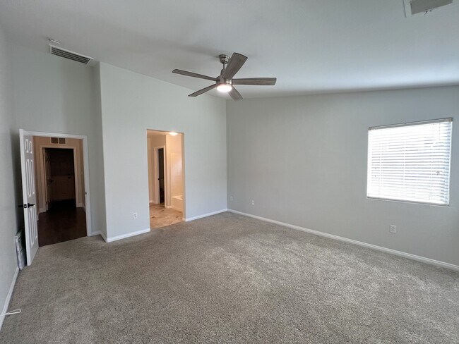 Building Photo - 12115 Fairburn Way
