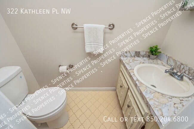 Building Photo - 322 Kathleen Pl NW