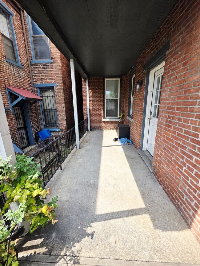 Building Photo - 1409 Sheffield St