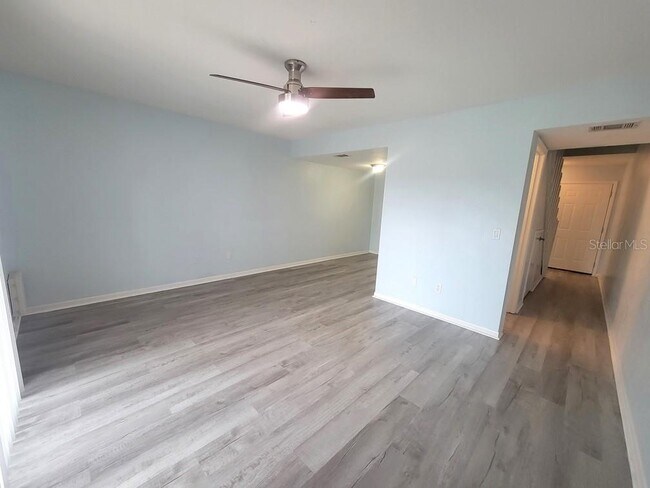 Building Photo - 22604 Watersedge Blvd