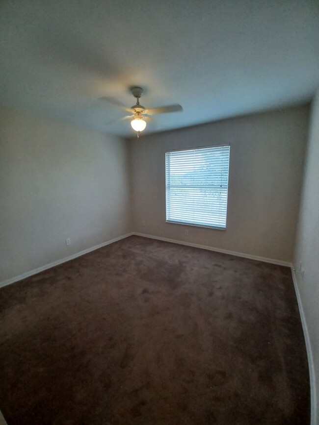 Building Photo - 3303 SW 8th Ct