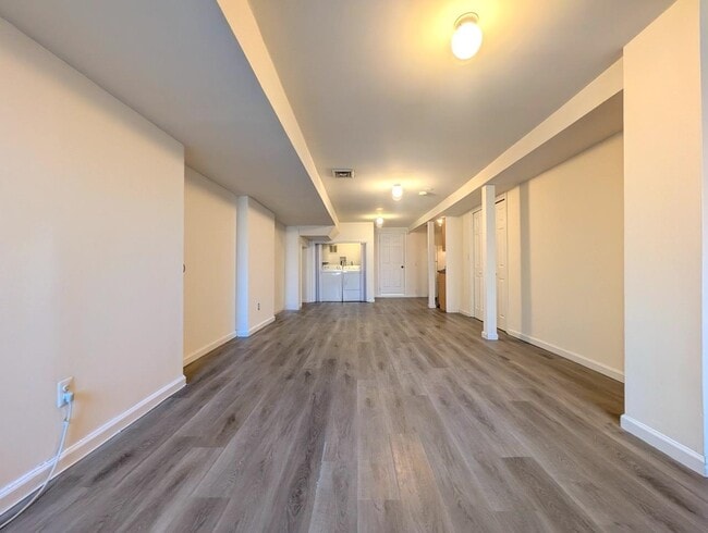 Building Photo - 246 Whiton St