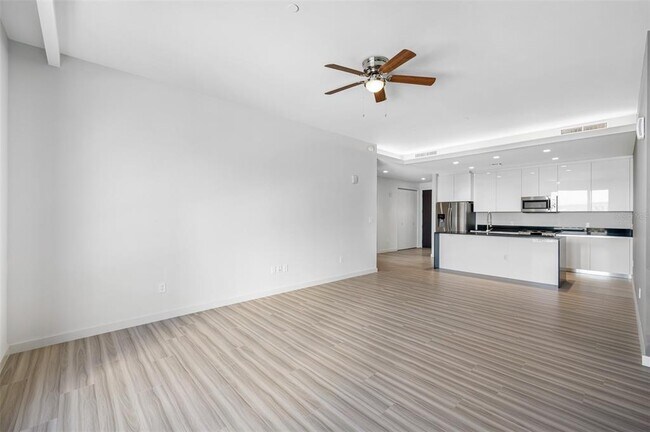 Building Photo - 5 N Osceola Ave