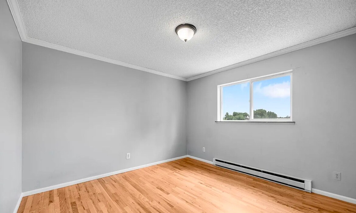 Building Photo - 1684 Riverside Ave