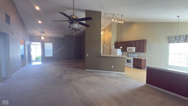Building Photo - 1236 Wolf Run Way