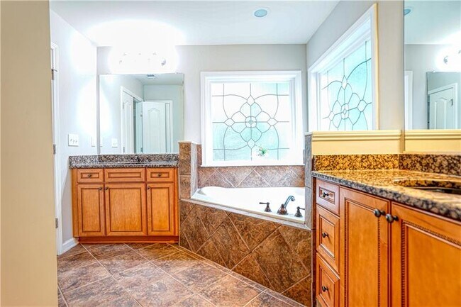 Building Photo - 3300 Archgate Ct