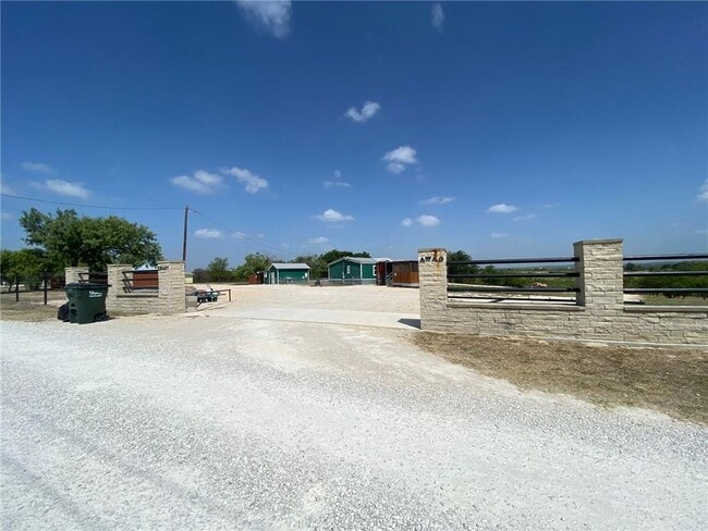 Building Photo - 680 Grant Harris Rd