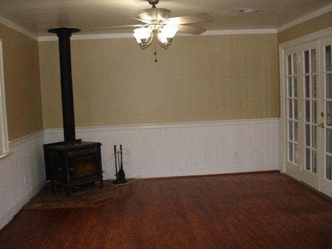Building Photo - 1201 Edmonston Dr