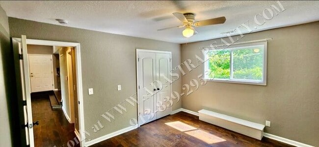 Building Photo - Nice Updated 3 Bed, 1 Bath in KCK-Availabl...