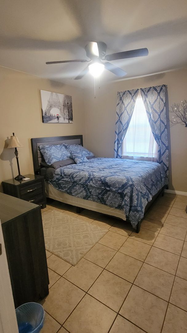 Building Photo - Charming 3-Bedroom, 1-Bath Home with Large...