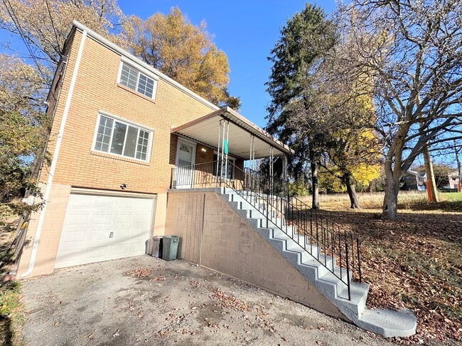 Building Photo - 1607 Girard Ave