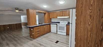 Building Photo - 1050 Deborah Ln