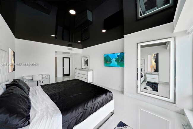 Building Photo - 4020 Galt Ocean Dr