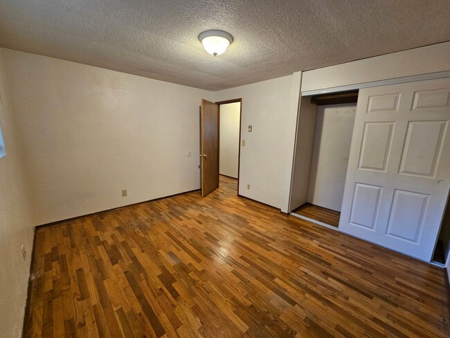 Building Photo - Home in Ideal Location with Large Backyard!