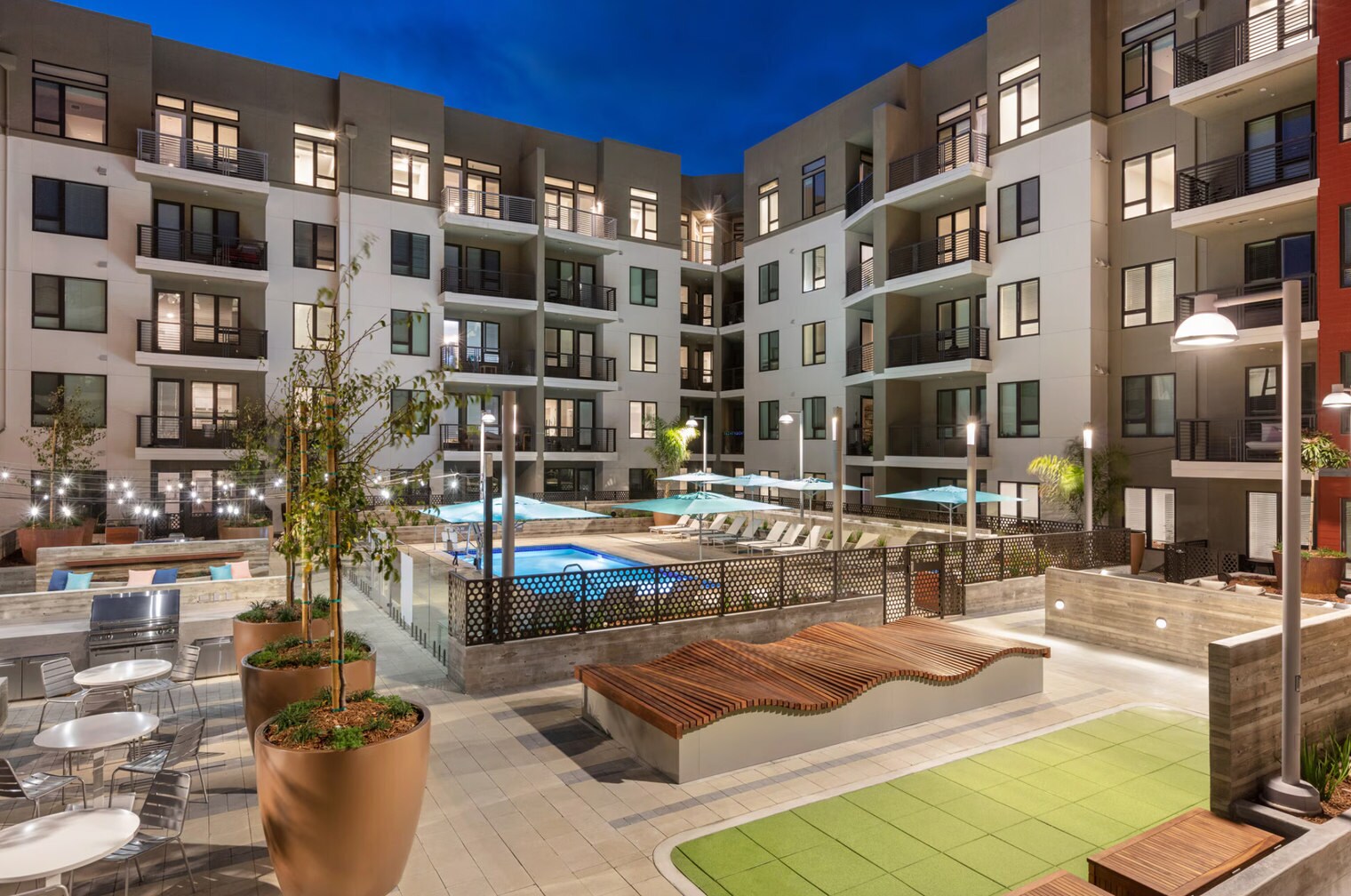 Building Photo - 6301 Shellmound St