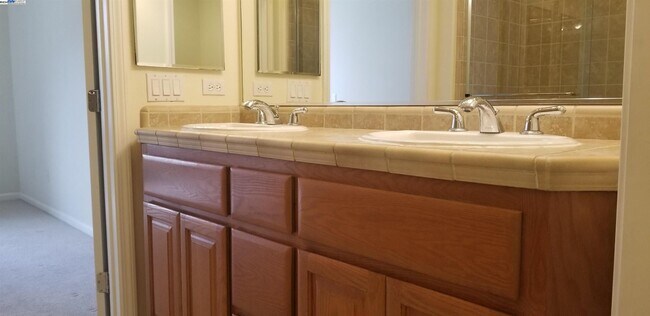 Building Photo - 3240 Maguire Way