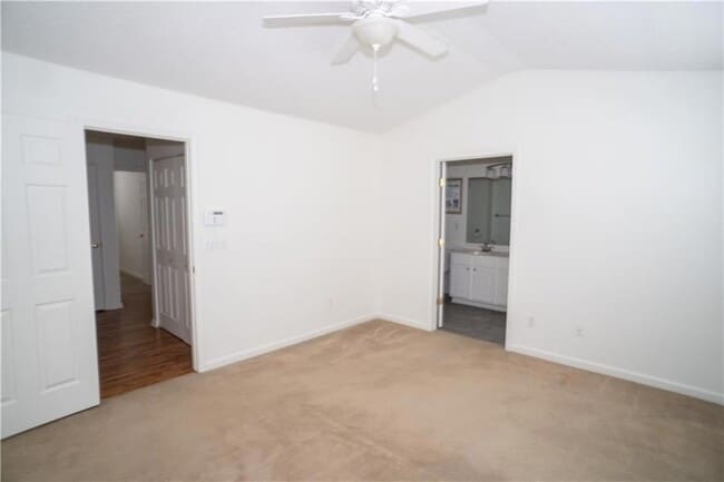 Building Photo - 9155 Nesbit Ferry Rd