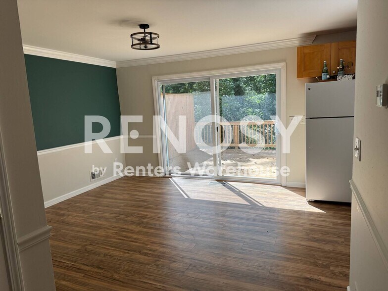 Building Photo - 9055 Carroll Manor Dr