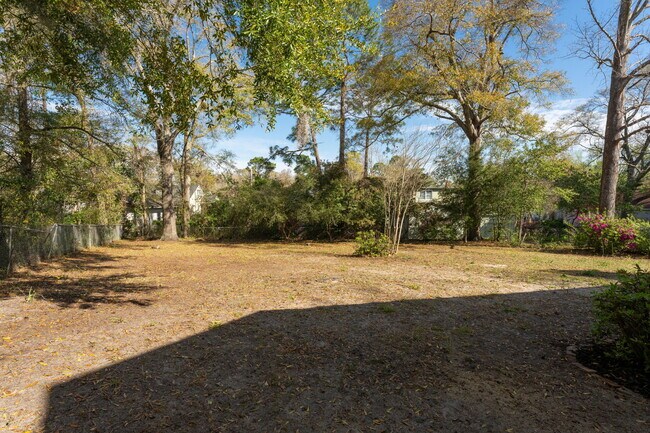 Building Photo - 705 Ivey Cir