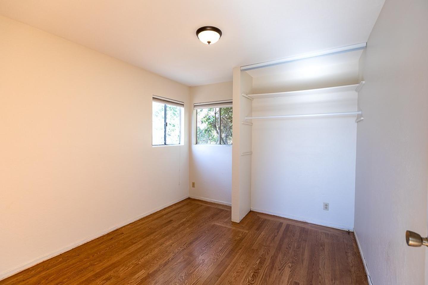 Building Photo - Elegant Kensington living with comfort, character, and scenic appeal