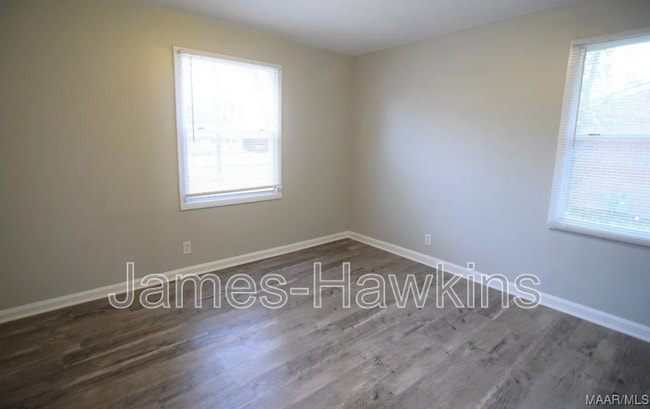 Building Photo - 1201 Buckingham Dr