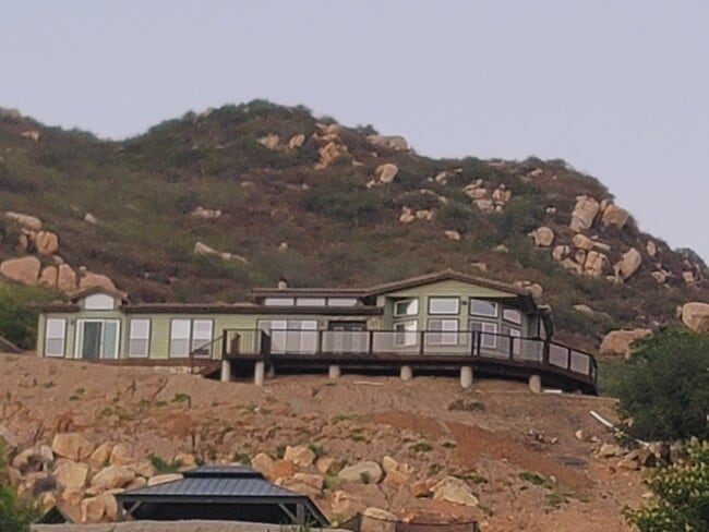 Building Photo - 2828 La Cresta Rd