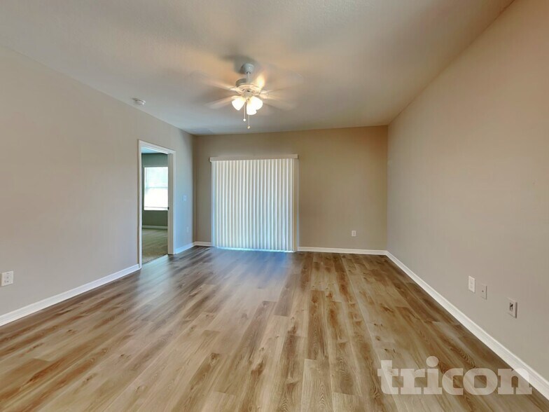 Building Photo - 6632 Seaway Dr