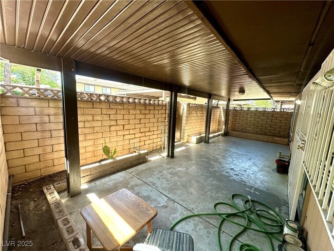 Building Photo - 6114 Meadowgrass Ln