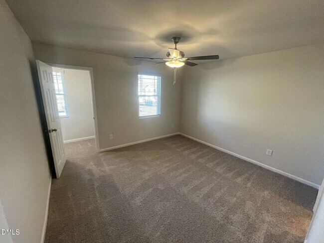 Building Photo - 1003 Peony Ln