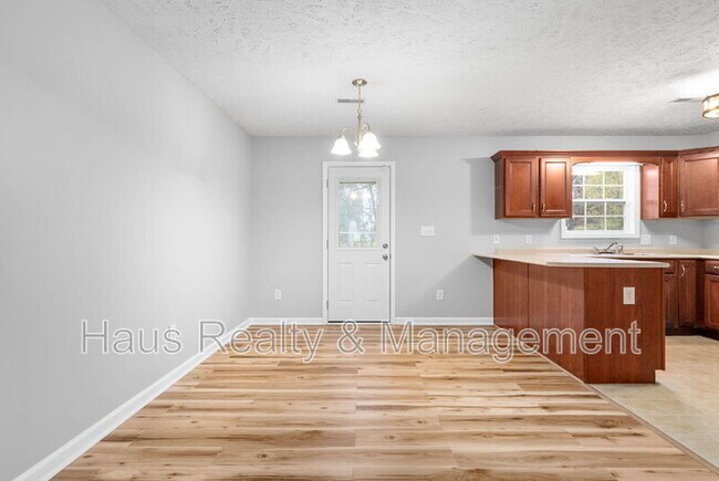 Building Photo - 1626 Autumn Dr
