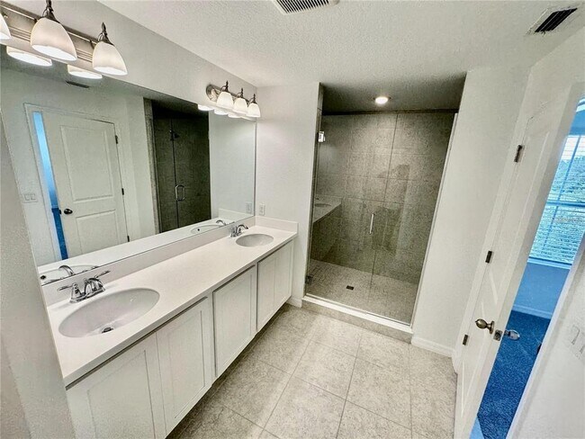 Building Photo - 1707 Sanibel Dr