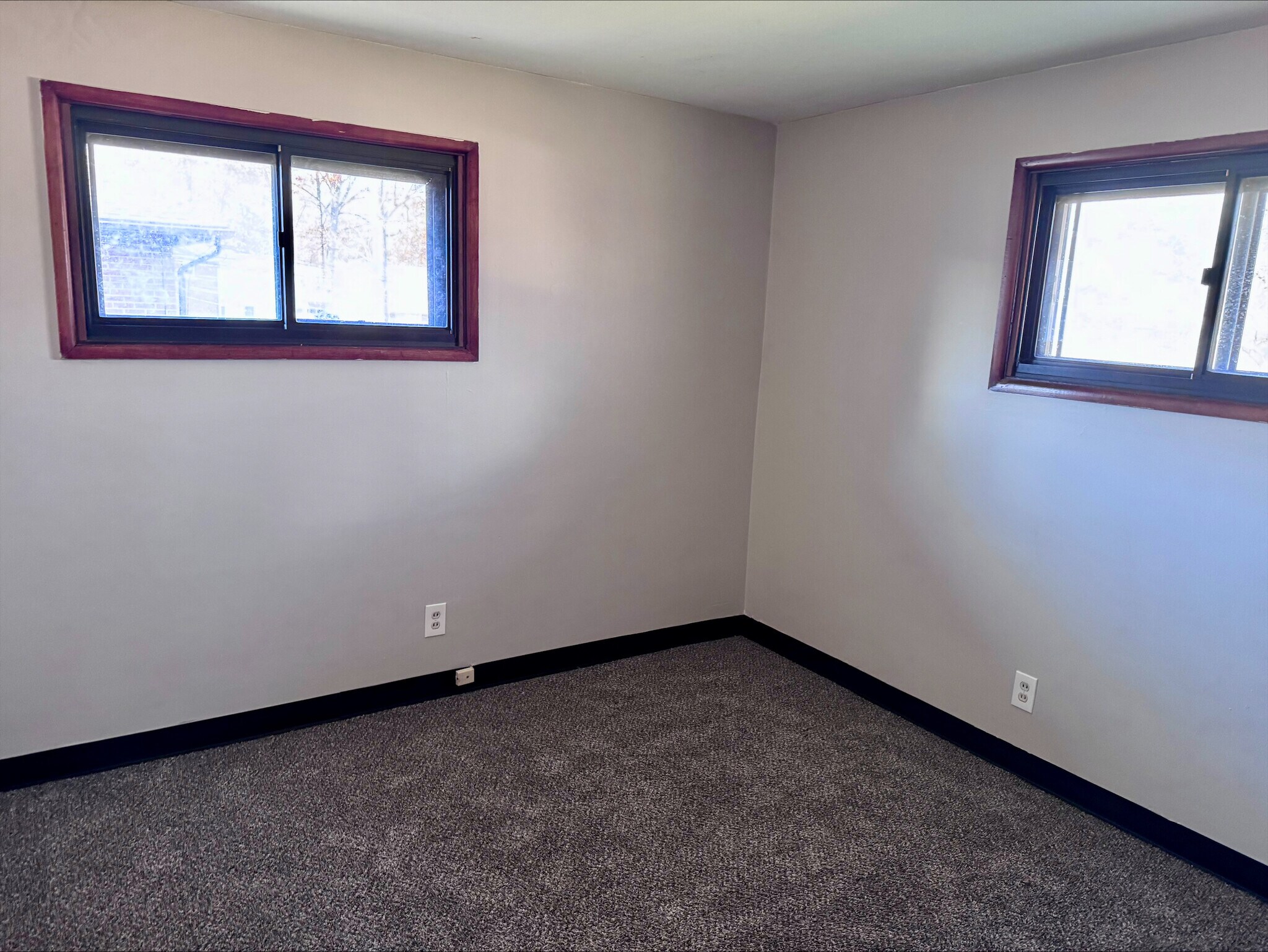 Building Photo - 1135 Saxe Ave