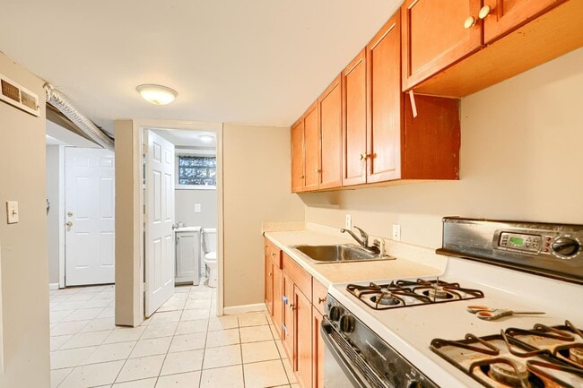 Building Photo - 1113 Ashburton St