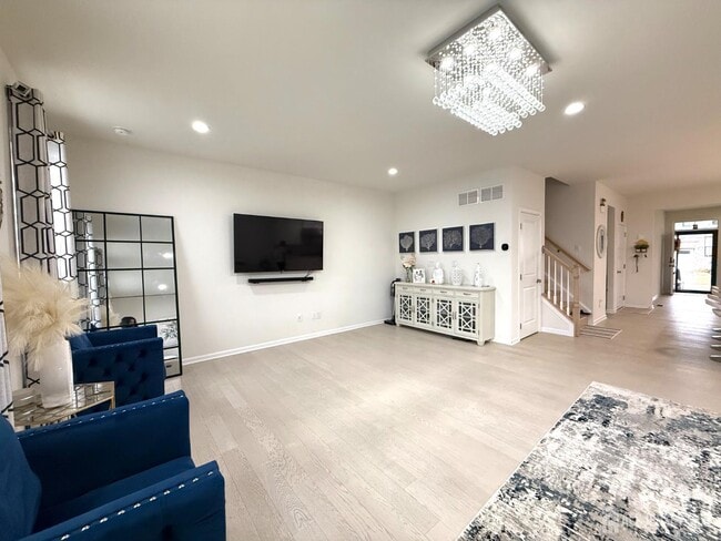 Building Photo - 21 Wisteria Ct