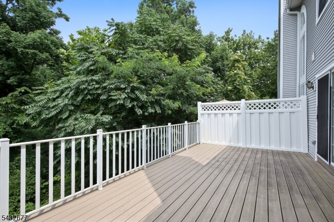 Building Photo - 8 Hopkinson Ct
