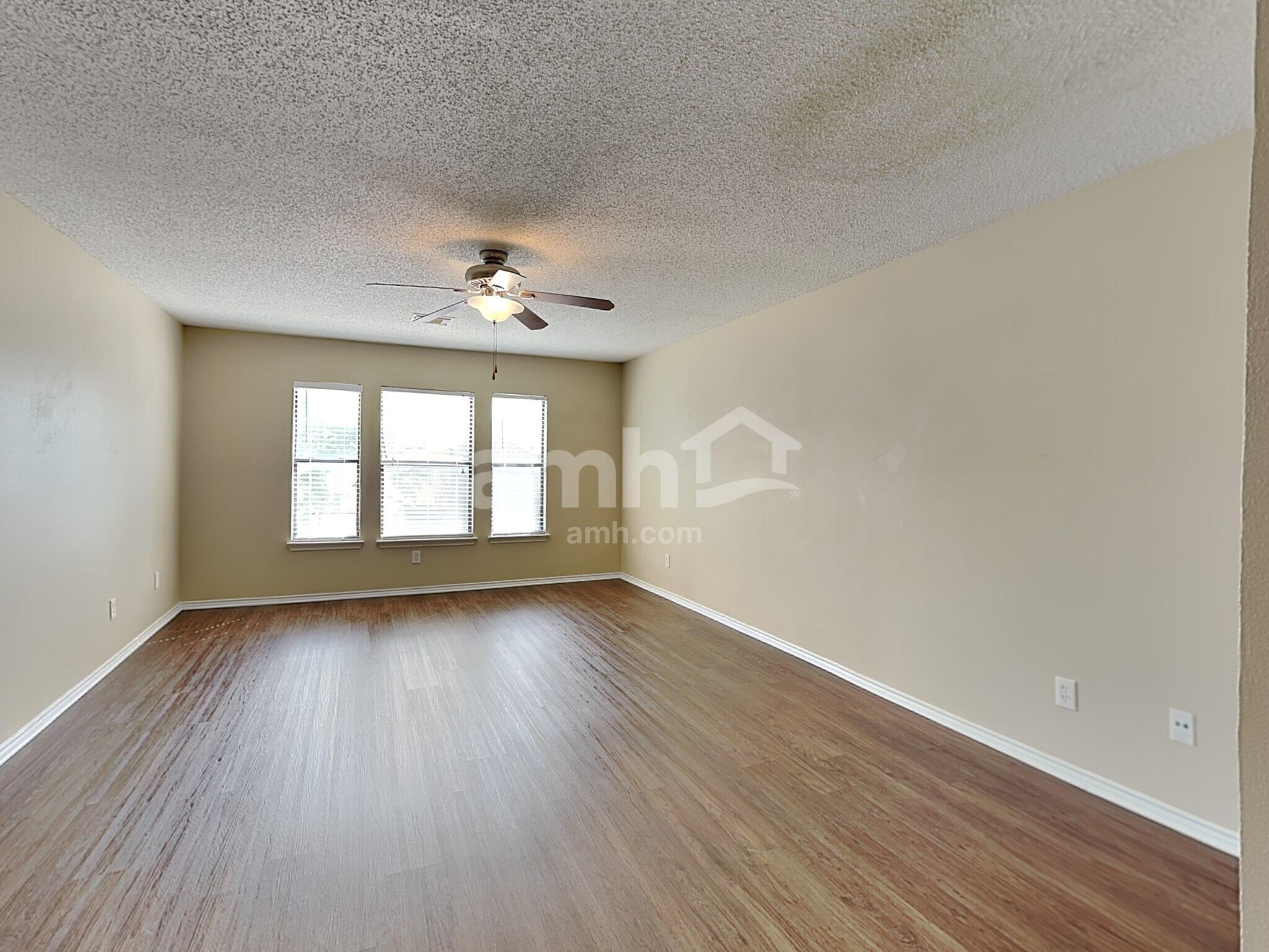 Building Photo - 11011 Victors Hl