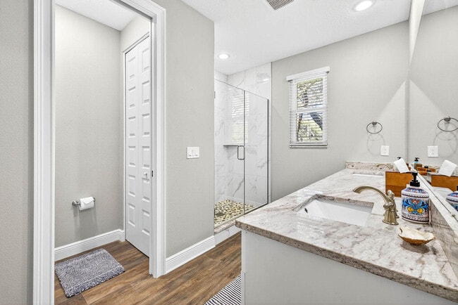 Building Photo - 1826 Beachway Ln