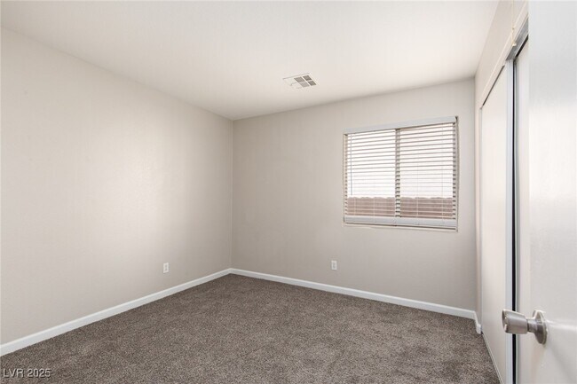 Building Photo - 8564 Shady Pines Dr